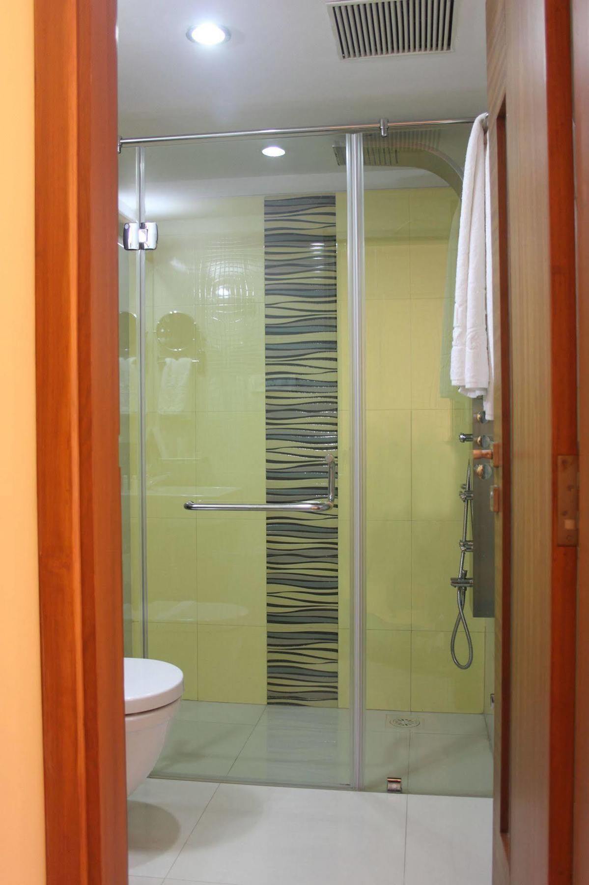 Hotel Pristine Residency Ahmedabad Extérieur photo