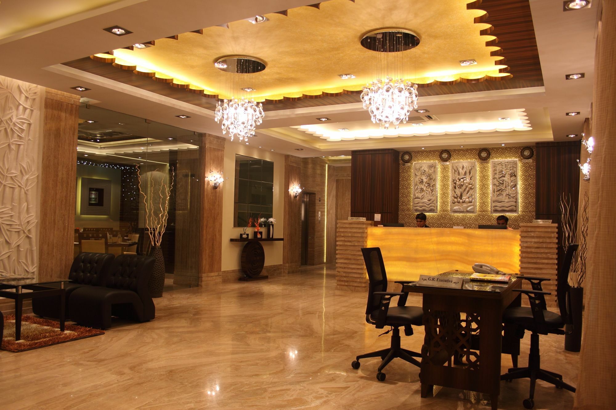 Hotel Pristine Residency Ahmedabad Extérieur photo